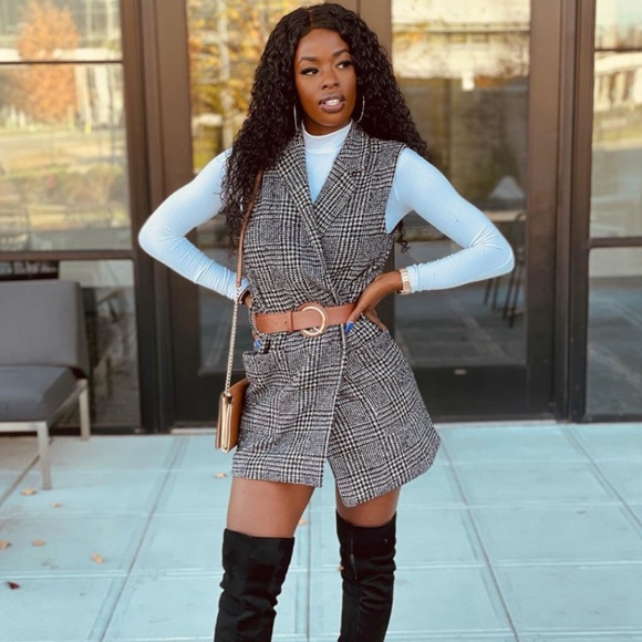 White Turtle Neck Long Sleeve Tee - Picture 9 of 15